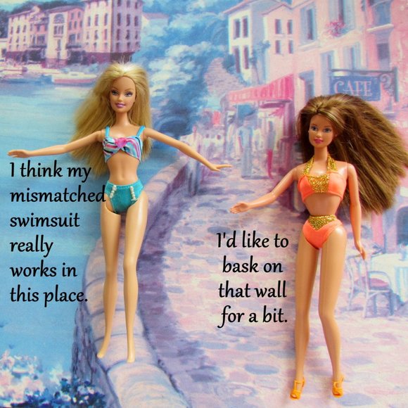 BARBIE & TERESA DOLLS, SWIMSUITS + OUTFITS in FRENCH STARBUCKS STORY - LOVELY! - Picture 3 of 10